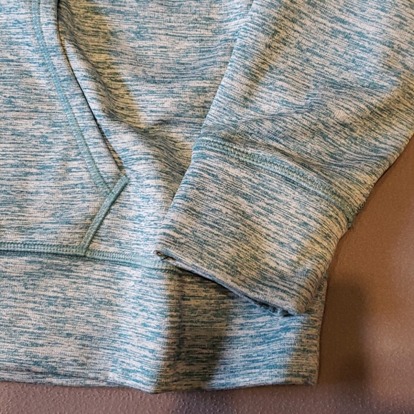 Under Armour Women's hoodie Size XL - Picture 3 of 6